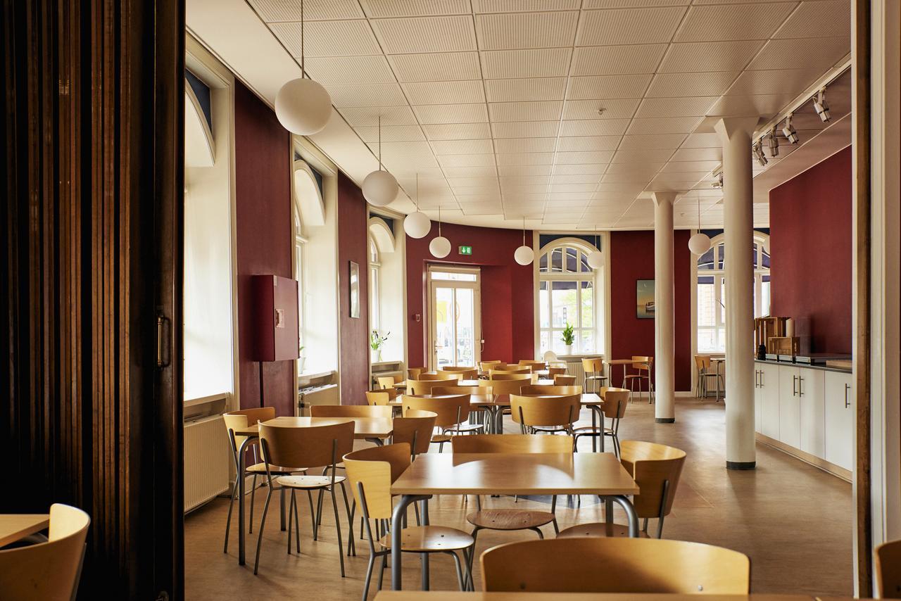 Danhostel Odense City Esterno foto The library
