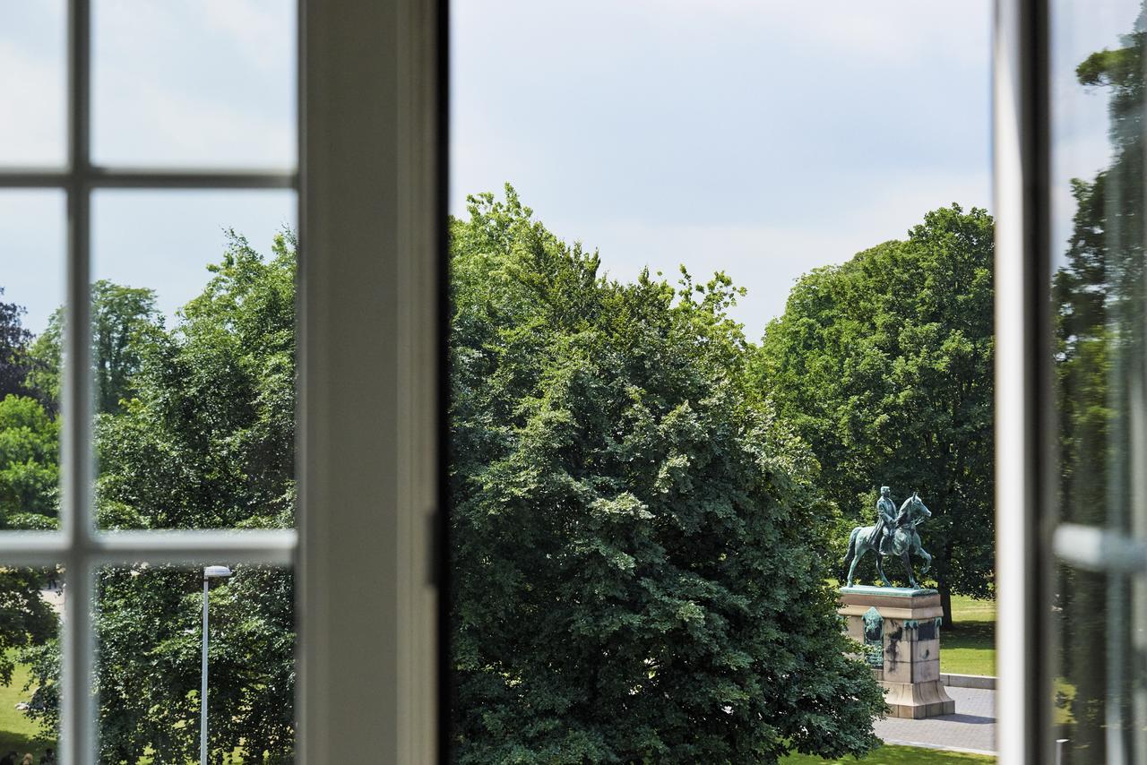 Danhostel Odense City Esterno foto View of the gardens from the window of the house